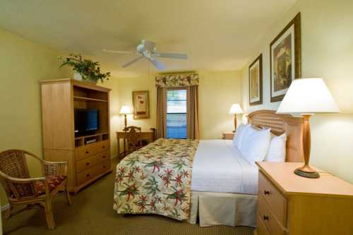 Park Shore Resort 003